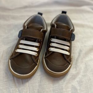 See Kai run boys brown shoes size 11